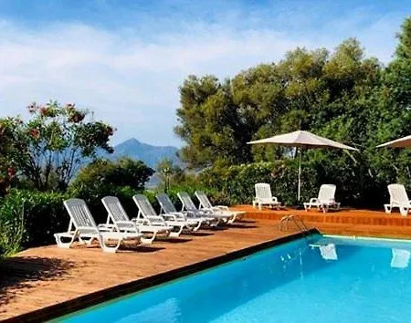 Belle Location Sur Avec Vue Remarquable Et Jardin * Lumio (Corsica)